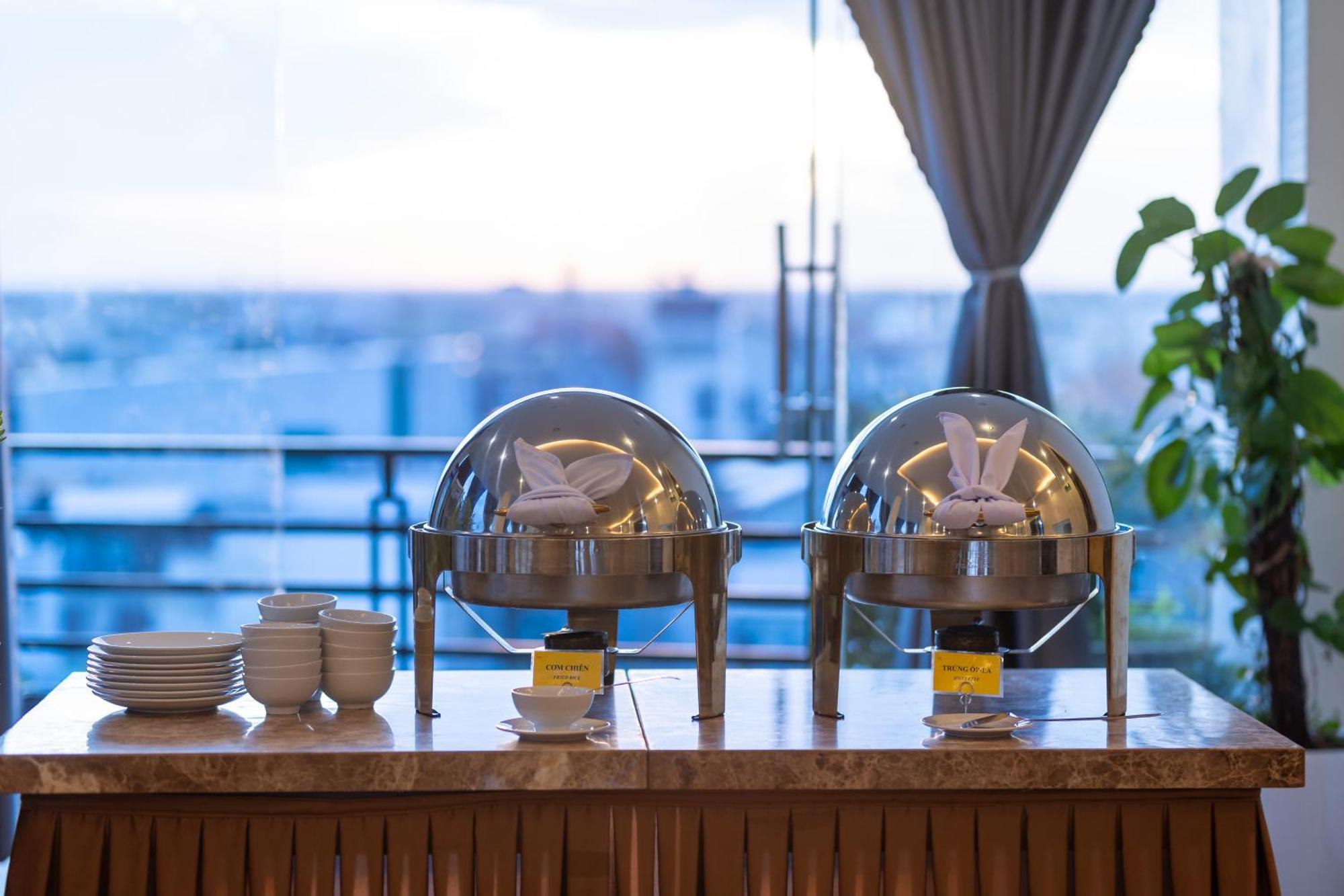 Baly Hotel Hué Eksteriør billede
