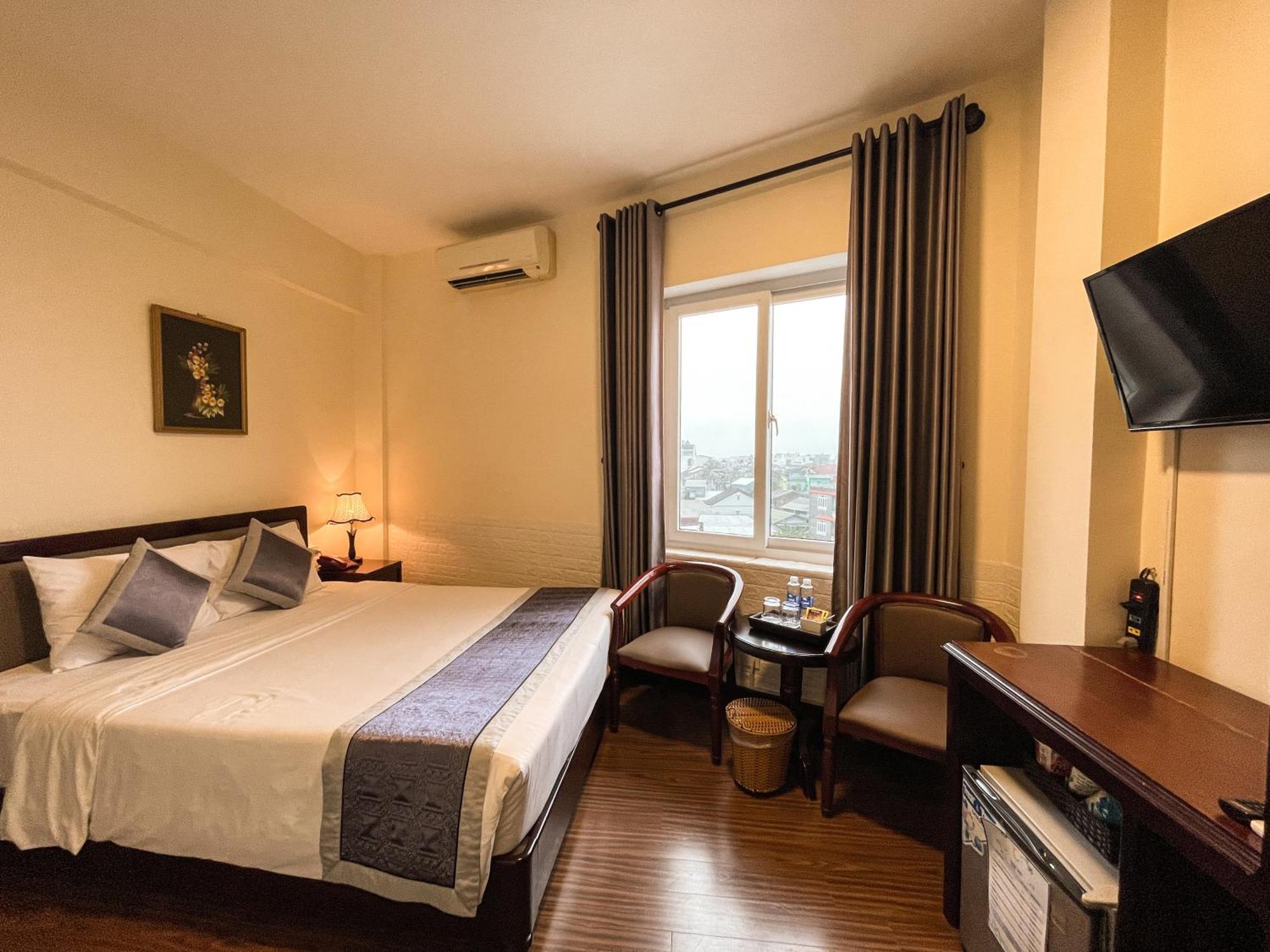 Baly Hotel Hué Eksteriør billede