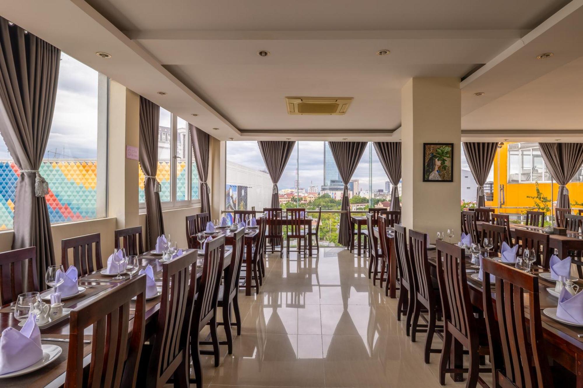 Baly Hotel Hué Eksteriør billede