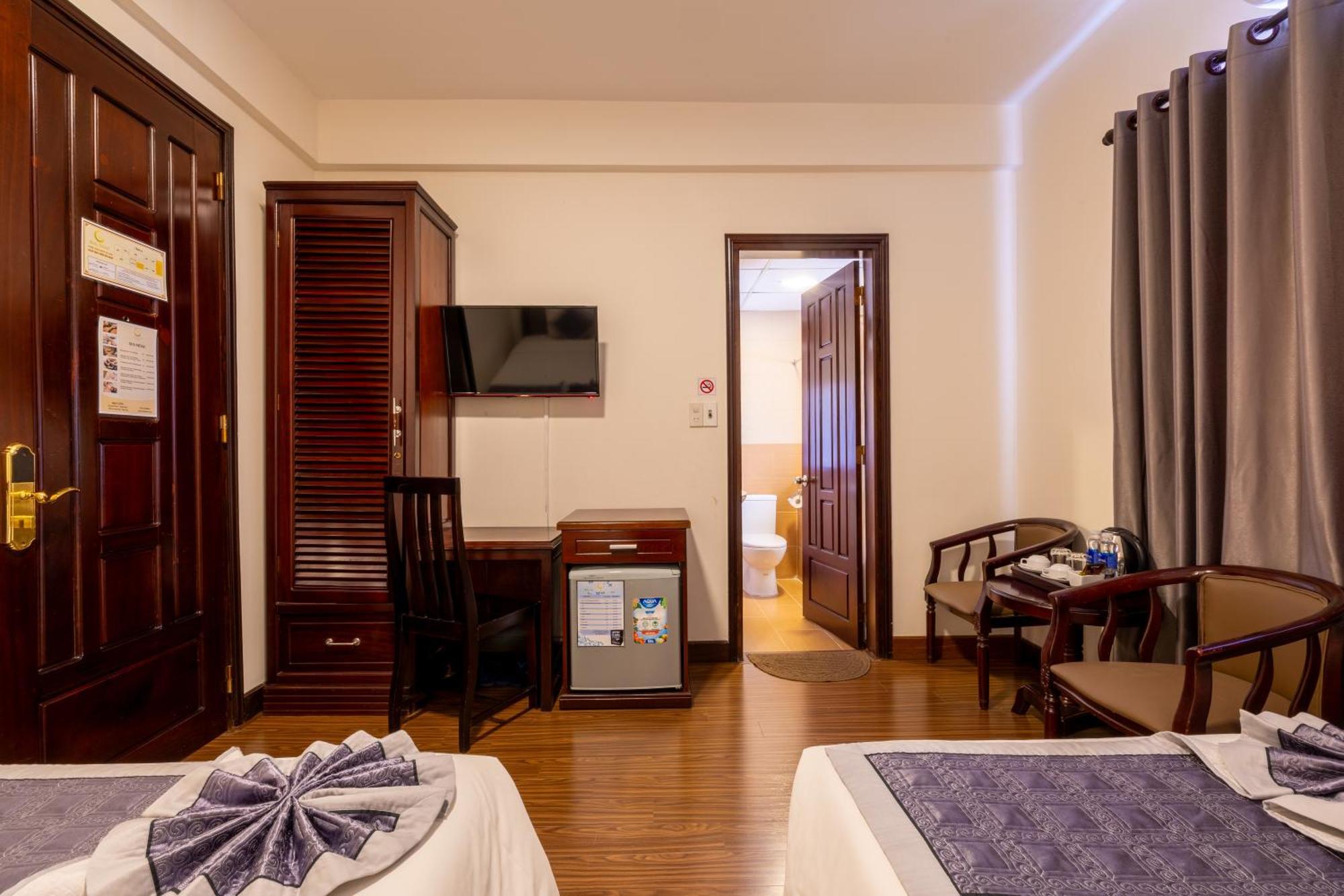 Baly Hotel Hué Eksteriør billede