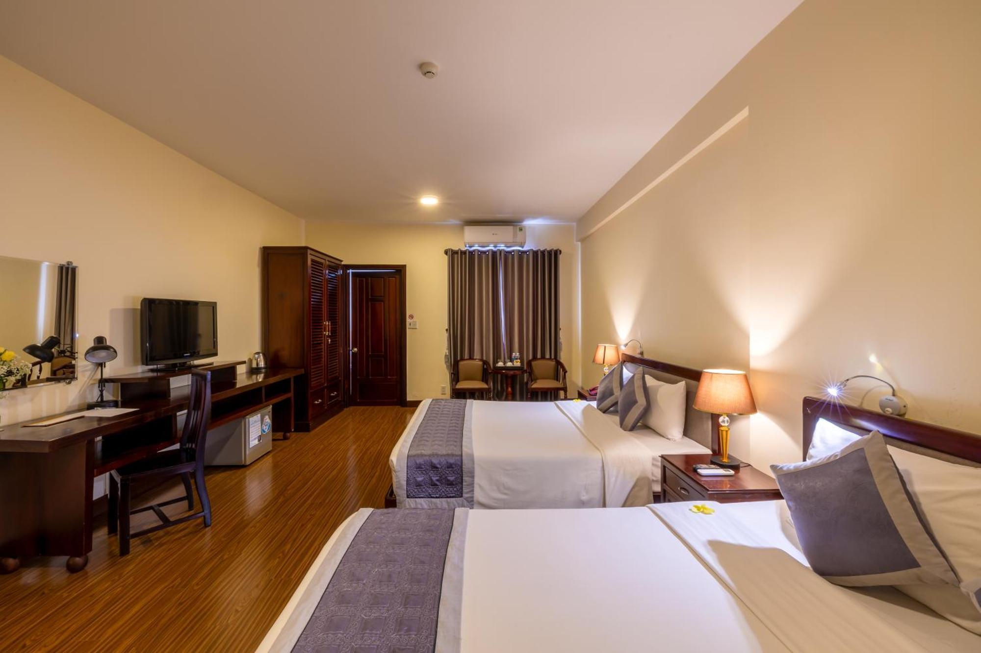 Baly Hotel Hué Eksteriør billede