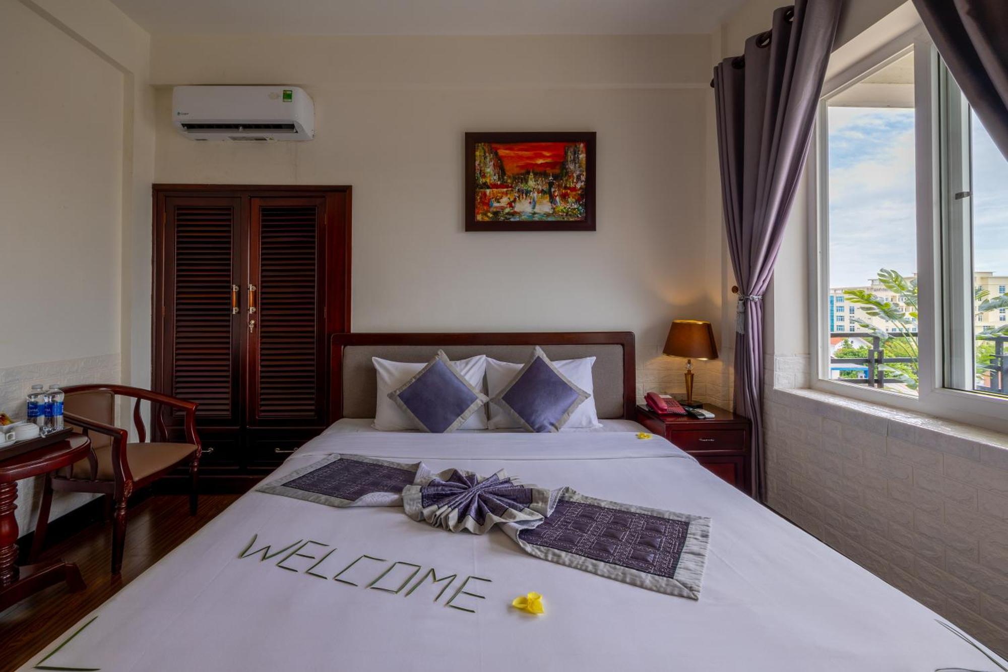 Baly Hotel Hué Eksteriør billede
