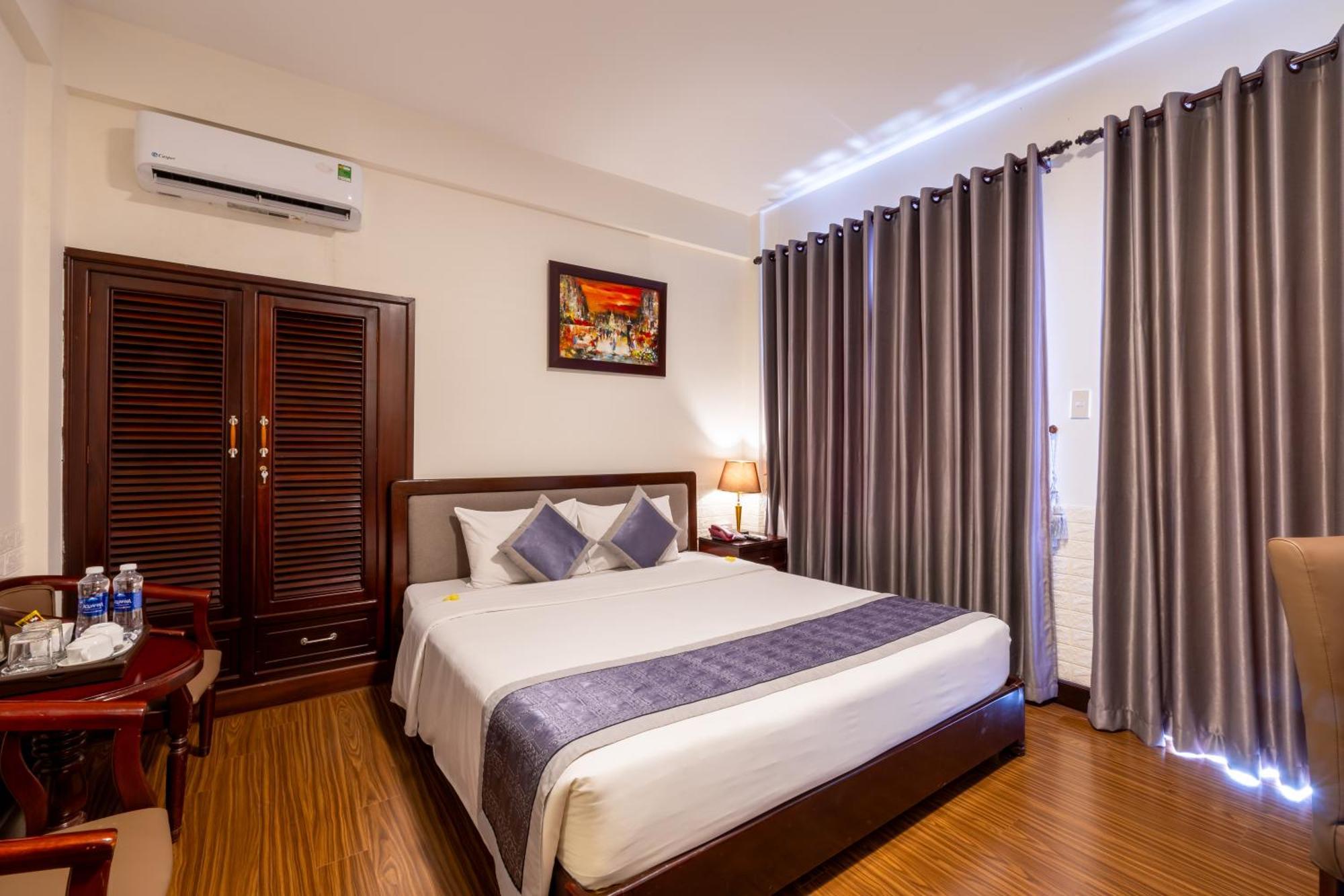 Baly Hotel Hué Eksteriør billede