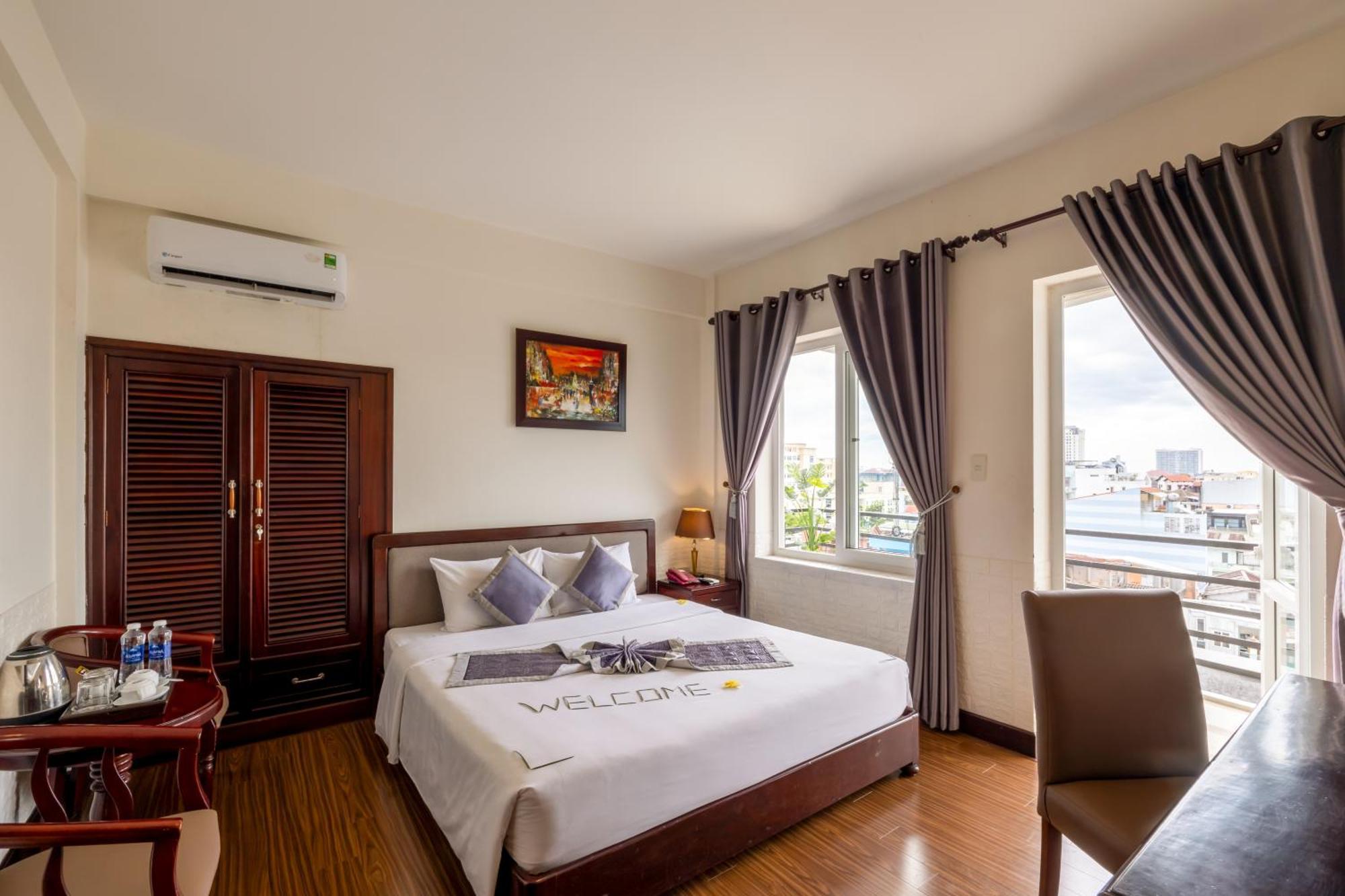 Baly Hotel Hué Eksteriør billede