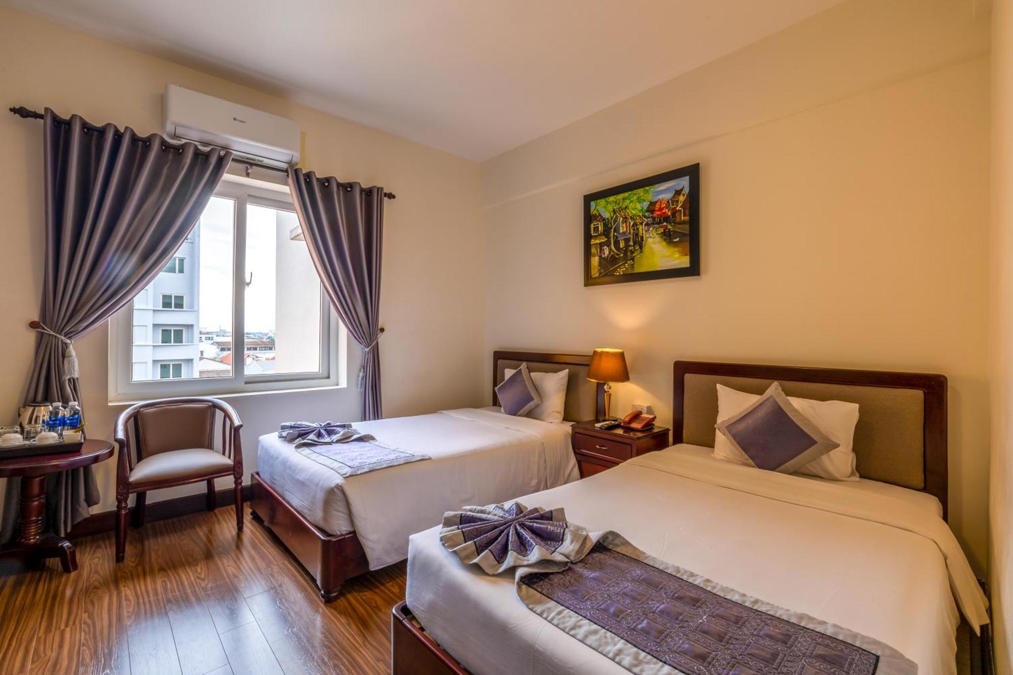 Baly Hotel Hué Eksteriør billede