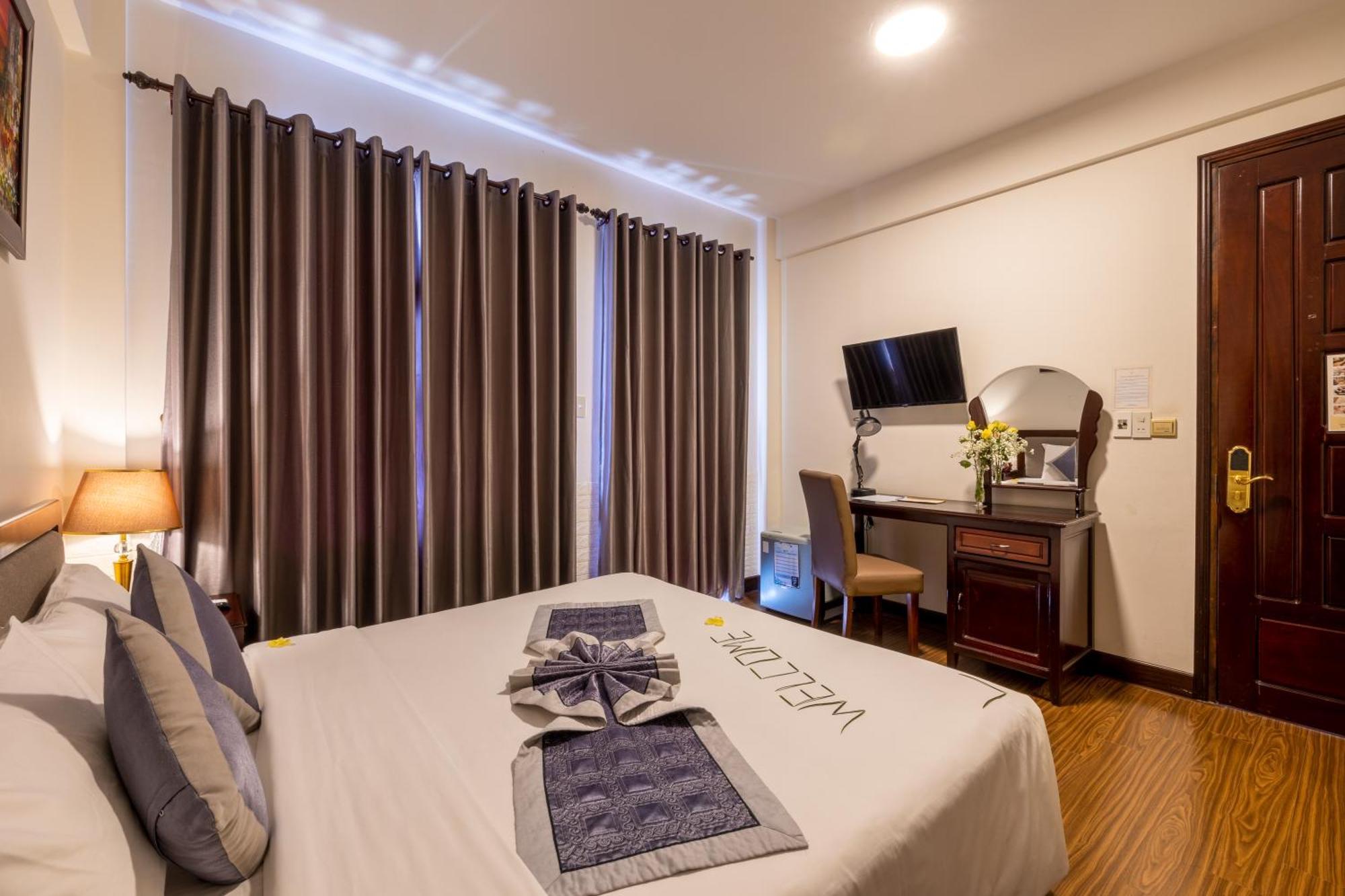 Baly Hotel Hué Eksteriør billede